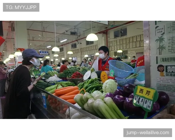 高磊赛场像雕塑,生活照拎菜篮子的画面把人拉回地面 高磊赛场像雕塑,生活照拎菜篮子的画面把人拉回地面